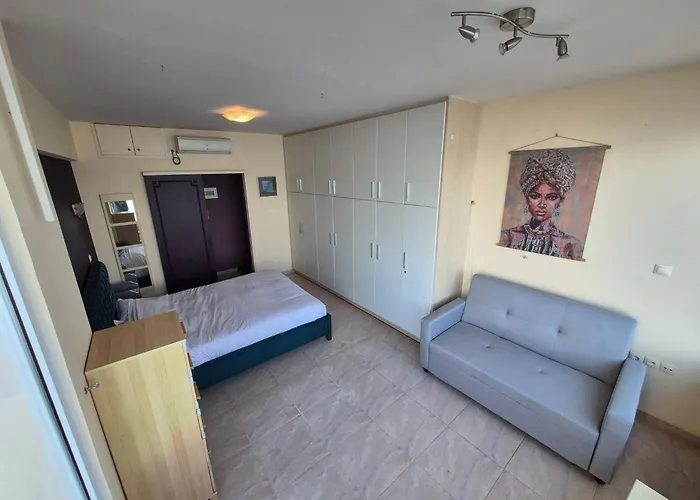 Atlas On The Water - * Лоутраки